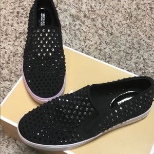Low top slip on fashion sneakers